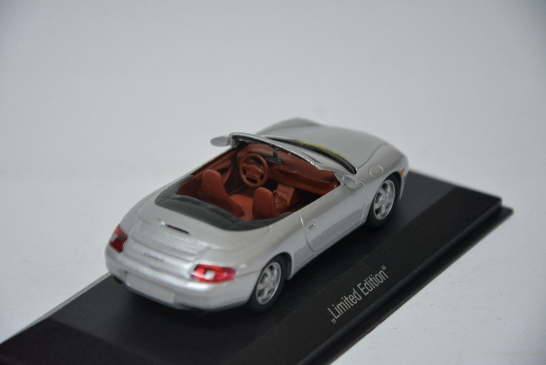 Porsche Modellautos: Porsche 911 Carrera Cabriolet , 1:43 – Neu und originalverpackt aus Goldach von Feivel9 6