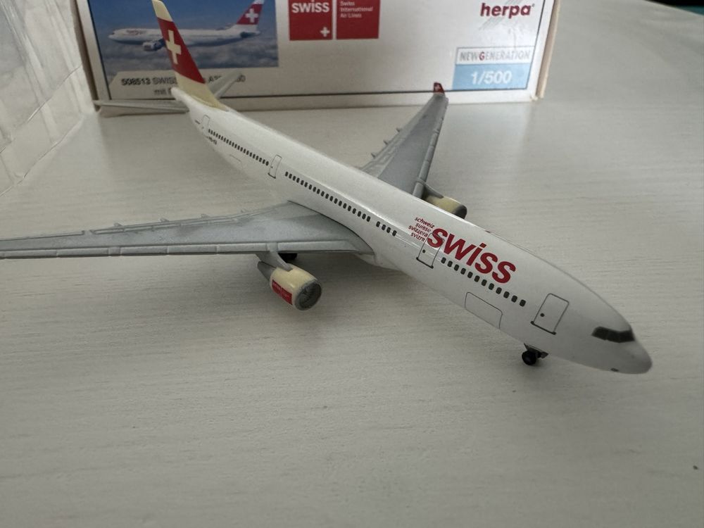 Herpa 1/500 Airbus A330-200 Edelweiss - Avion De Ligne Miniature - Boîte Très Bon état