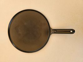 Gusseiserne Crêpe-Pfanne für Grill und Herd mit Teigverteile