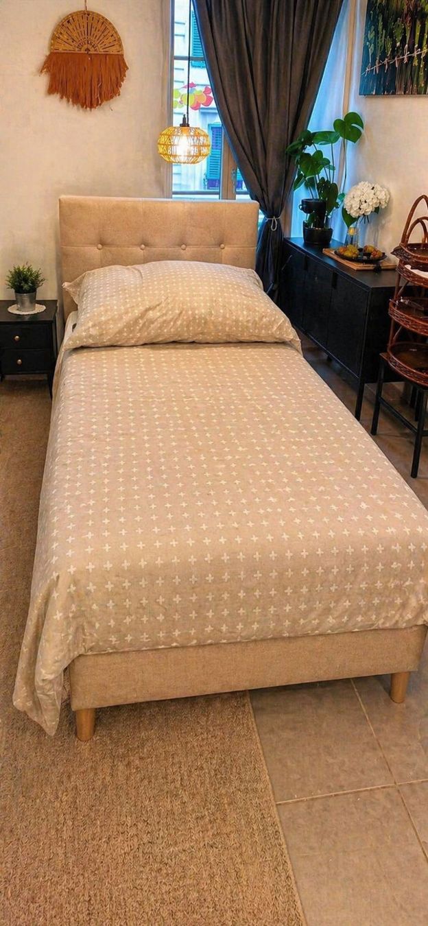 Letti: Lit complet spring box avec sommier et matelas, – Usato da Orbe venduto da br1_tyr8