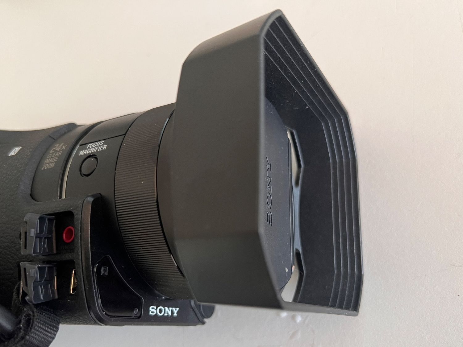 Sony Videocamere: HDR-CX900E SONY HD Camcorder – Usato da Oberrohrdorf venduto da 6473peter 4