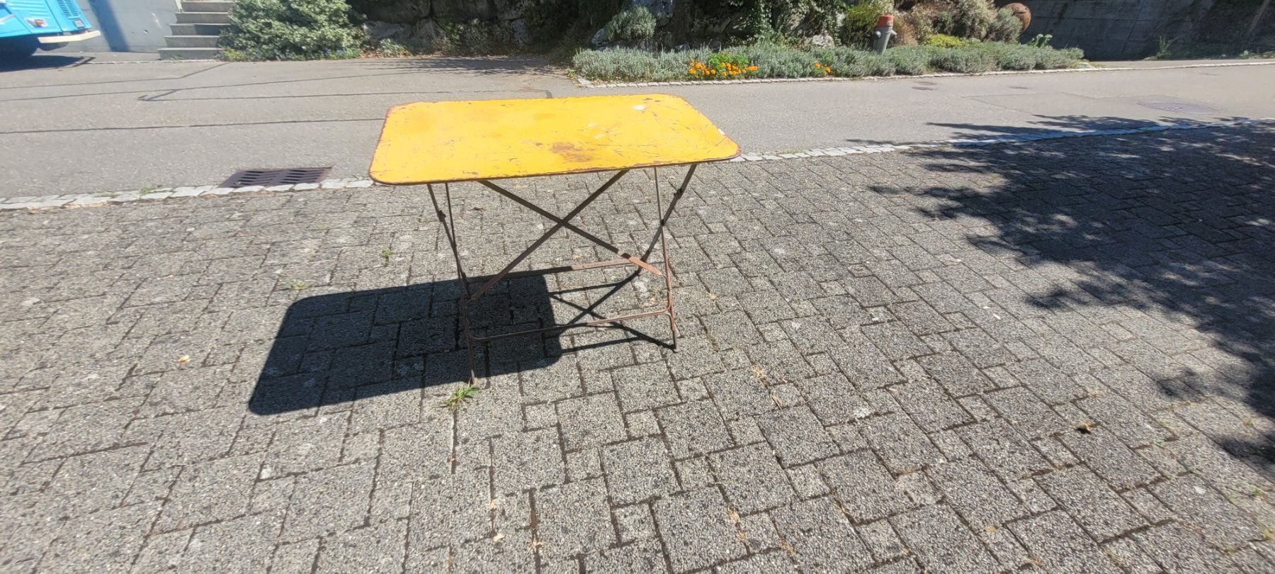 Tavoli: Antiker Metall Klapptisch – Usato da Meilen venduto da Dueri01
