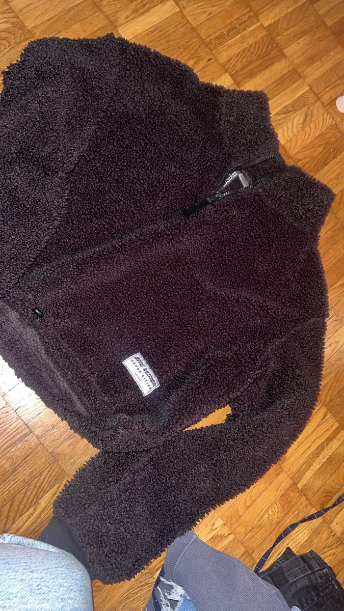 Maglioni & Felpe: Zwei pullover grosse M – Usato da Dietlikon venduto da Luka_Bilic 1
