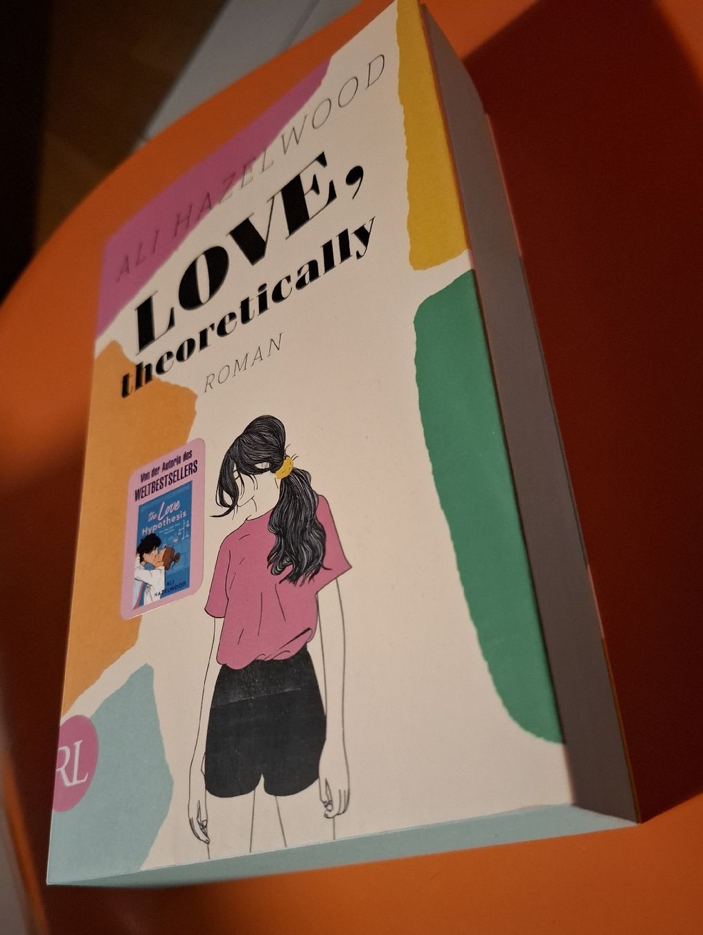 Libri: Ali Hazelwood LOVE, theoretically Roman – Nuovo (secondo la descrizione) da St. Ursen venduto da ann_jsw9