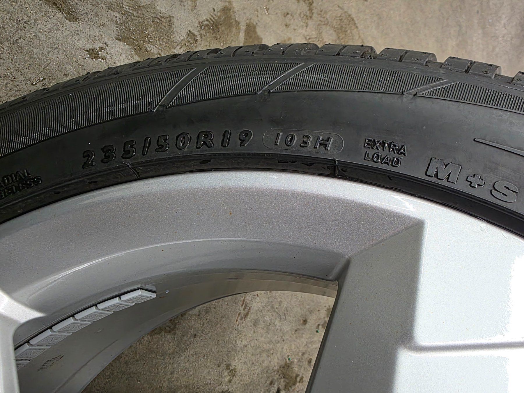 Audi Pneus & Kompletträder: Audi Q3 Winterradsatz – Gebraucht aus Gähwil von schmidgarage9534 1