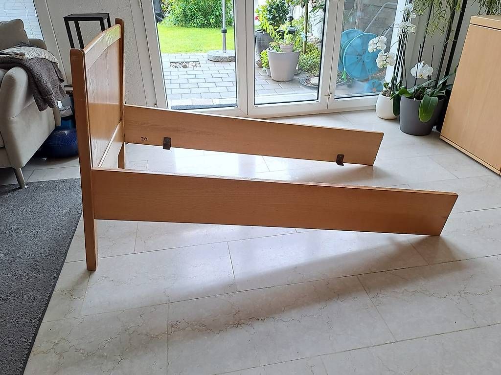 Letti: Kinderbett Holz  – Usato da Au ZH venduto da Oneway2 3