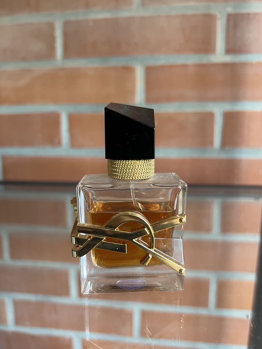 Saint Laurent Profumi & Eau de Toilette: Yves Saint Laurent Libre Eau de Parfum Intense 30ml – Usato da Biel/Bienne venduto da mona222