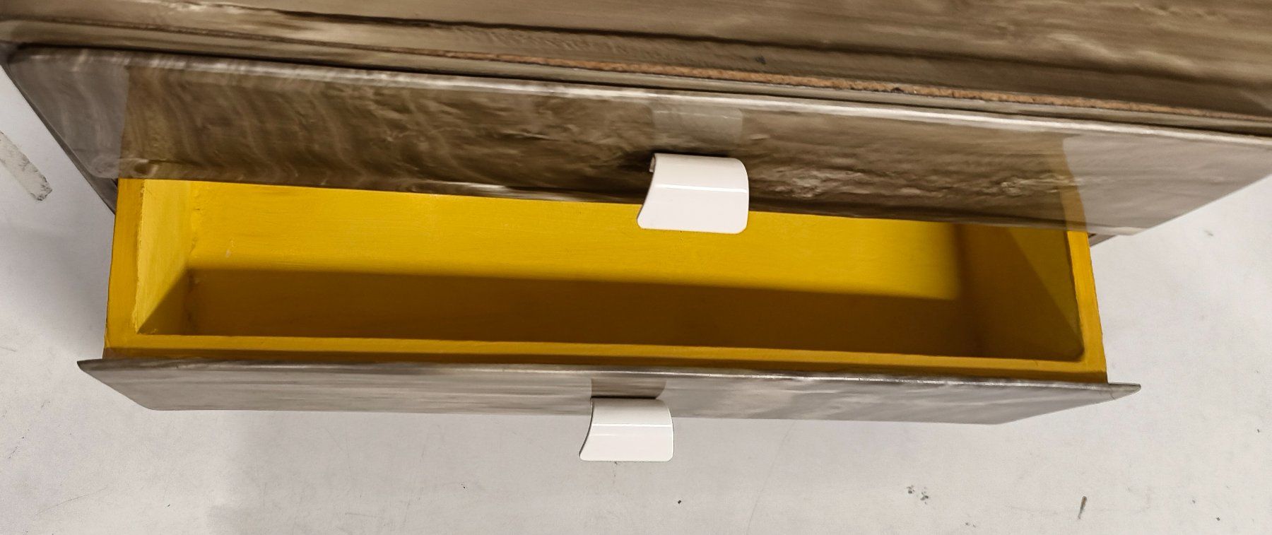 Cassapanche: Perloid Schatulle mit abgebrochenem Fuss – Usato da Basel venduto da bk_brockibasel 4