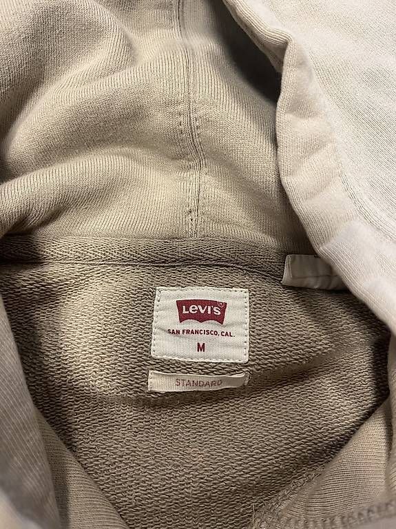 Levi's Pullover & Sweatshirts: Levis Hoodie M beige – Gebraucht aus Basel von blumenkimd 1