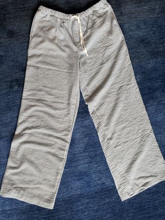 Damenhose Chicorée gestreift weit geschnitten Grösse L