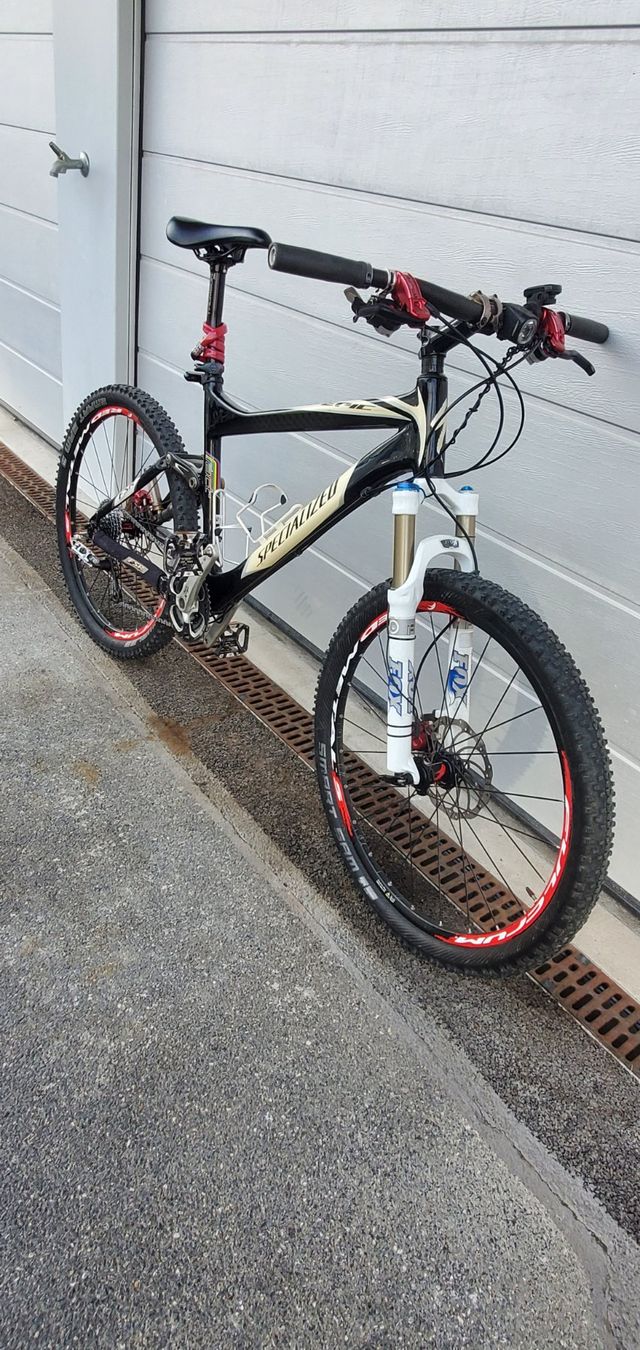 Specialized Biciclette: Specialized Epic Expert Carbon – Usato da Luzern venduto da ote_bx5w