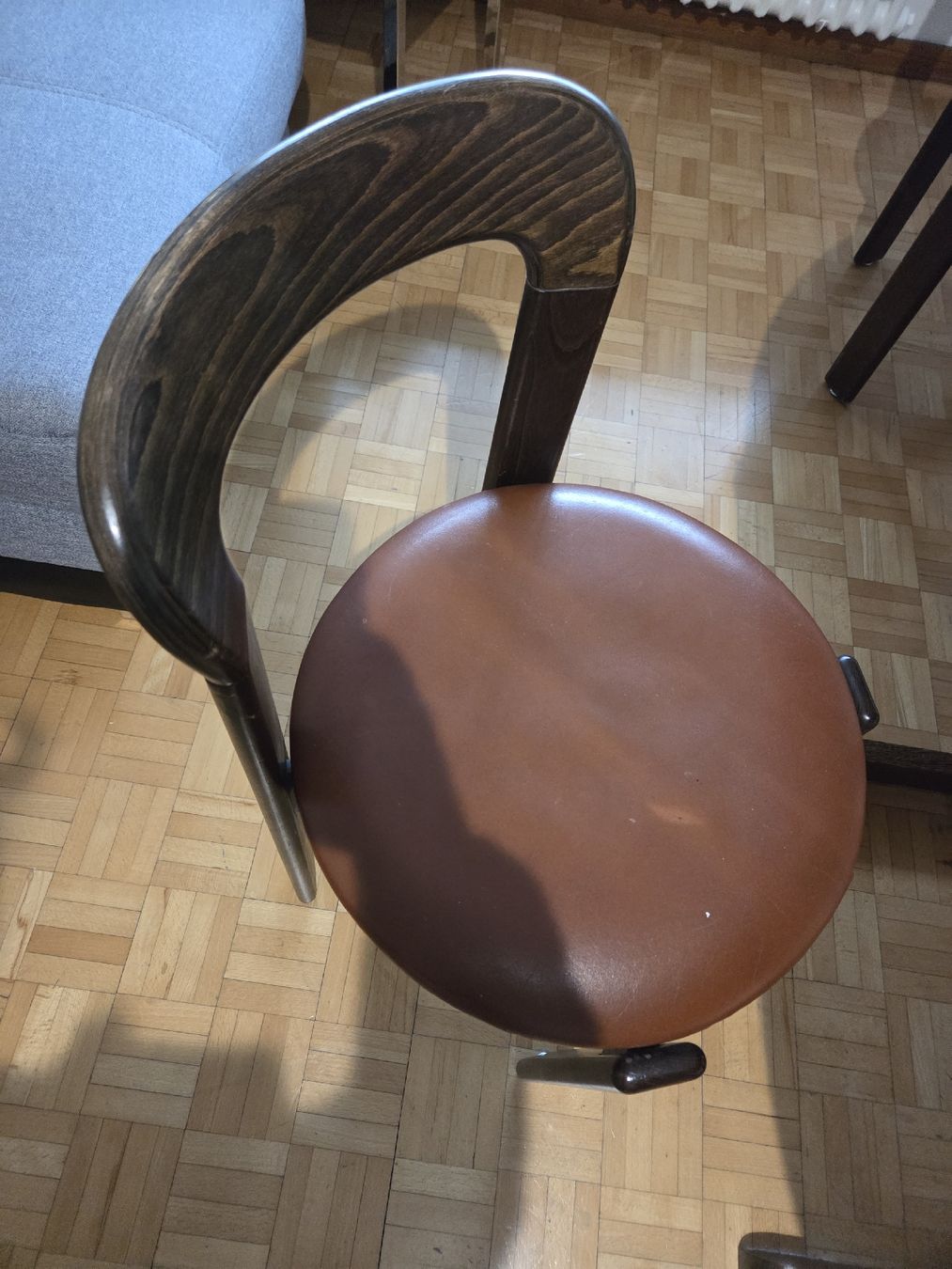 Set di tavolo e panche: Rund/Oval Tisch Vintage – Usato da Zürich venduto da MariaPu25 4