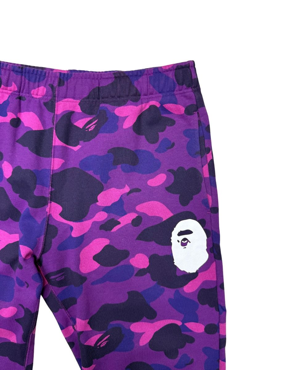 Bape Pantaloni: Trackpant Bape purple camo - L – Usato da Lausanne venduto da Unehistoiredesapes 1