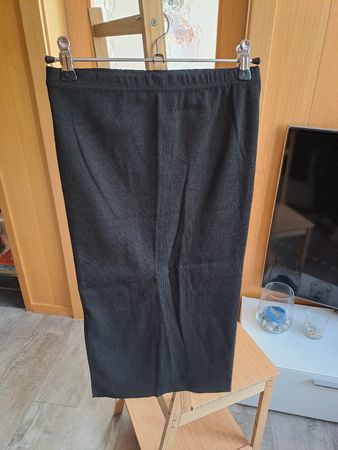 Bleistiftrock schwarz Rippen Grösse one Size guter Zustand