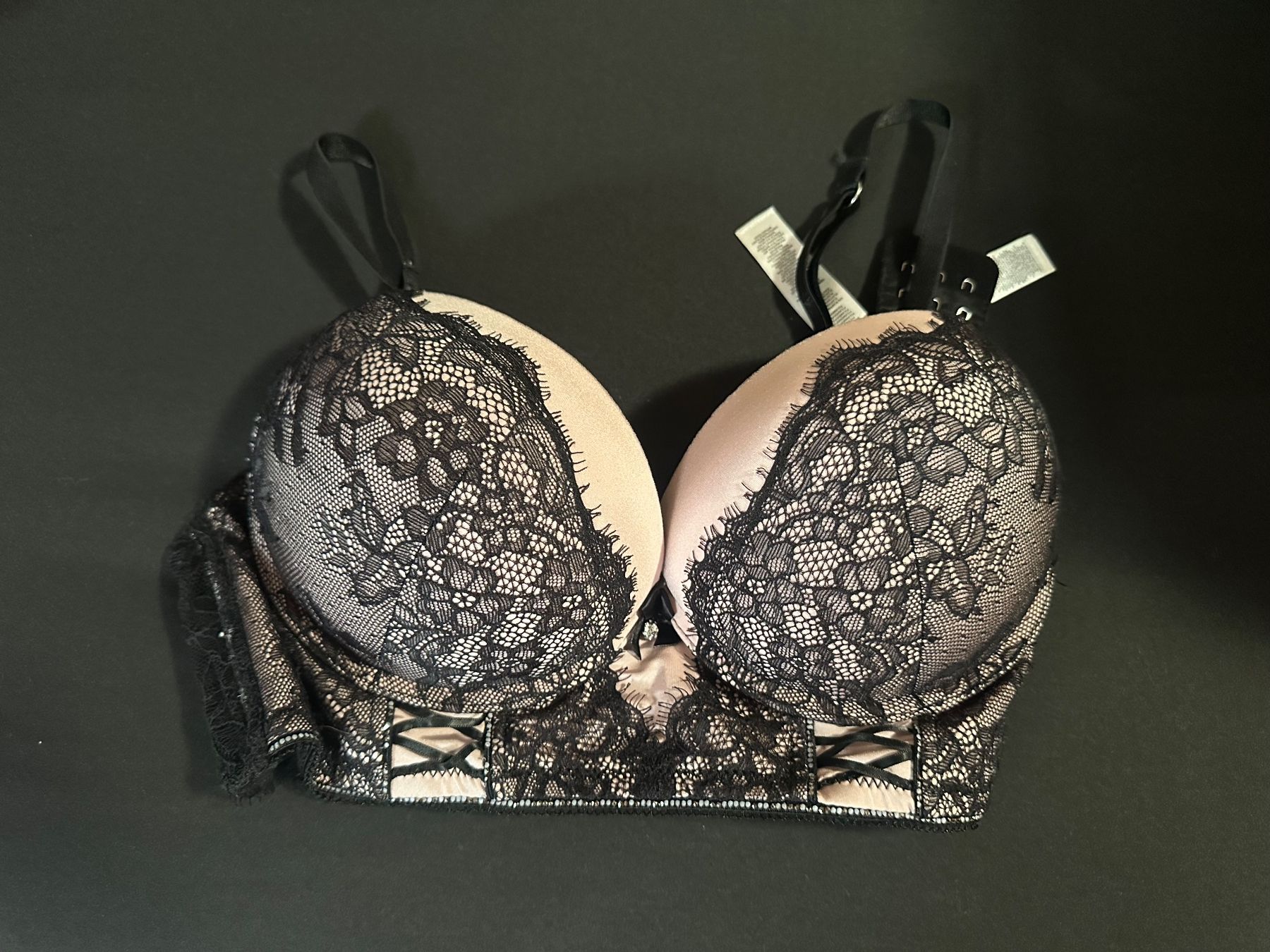Altra biancheria intima: Damen BH Spitze Grösse 80C – Usato da Schaan venduto da Hermine2018