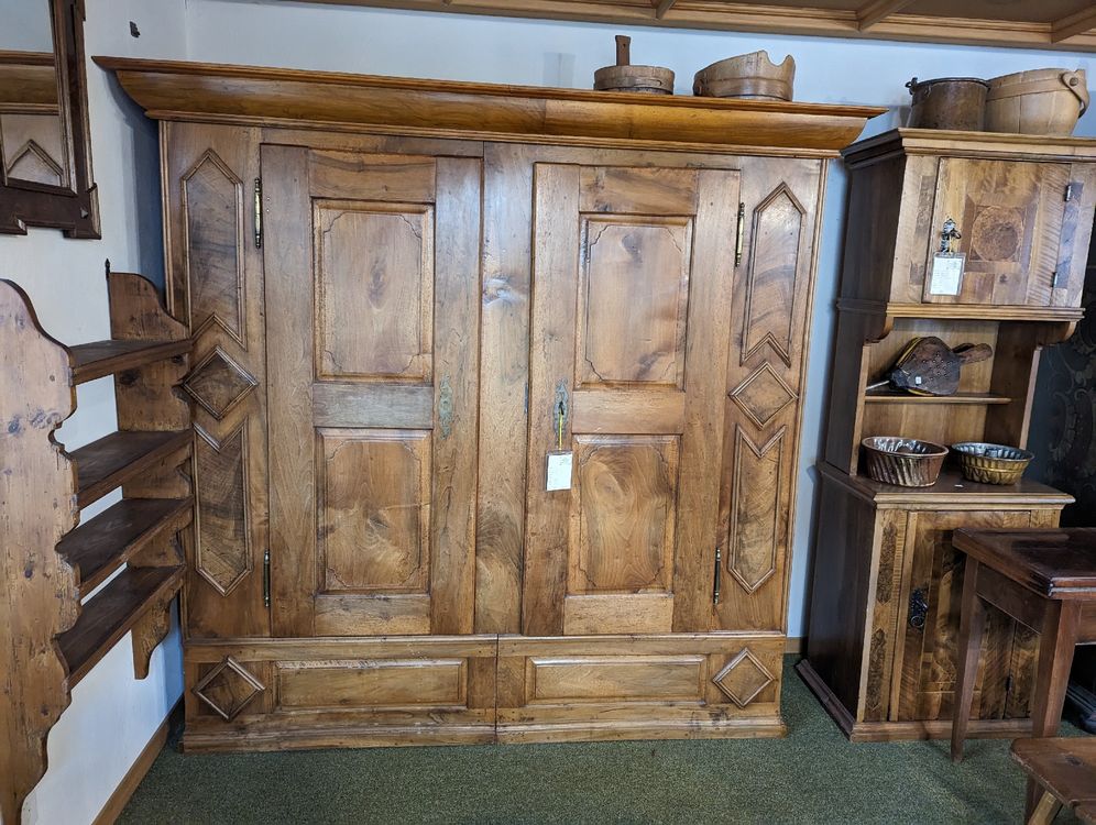 Barock Schrank aus Bern(Nussbaum) | Kaufen auf Ricardo