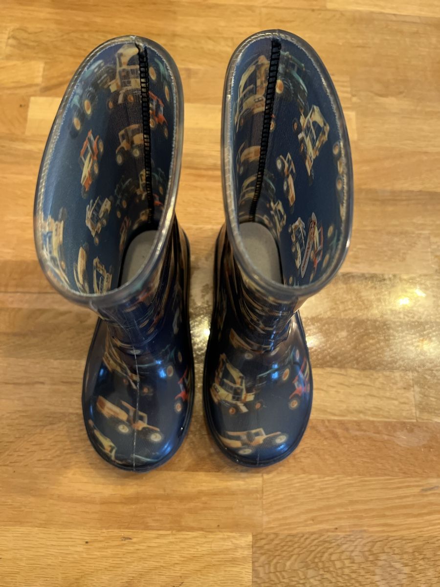 Schuhe für Jungen: Rain boots 24 – Gebraucht aus Zollikon von Animis89 2