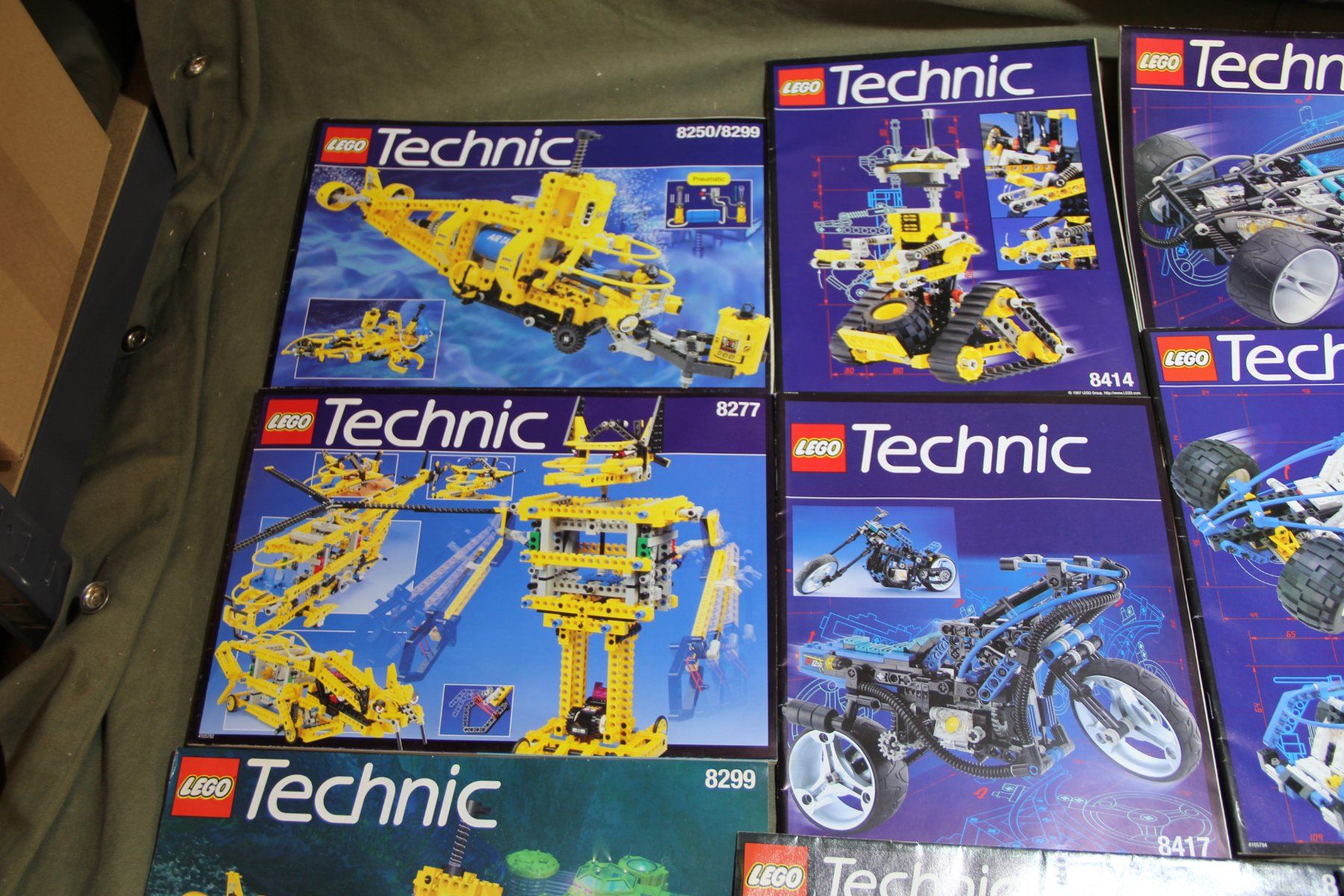 Technics Kit di costruzioni: LEGO Technic Anleitungen 1990 - 2000, 19 Stk – Usato da Belp venduto da Tomsek 1