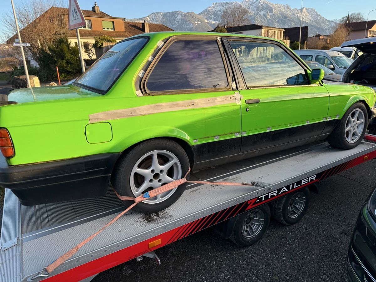 BMW Autos: BMW 320i e30 – Defekt aus Landquart von dark68 9
