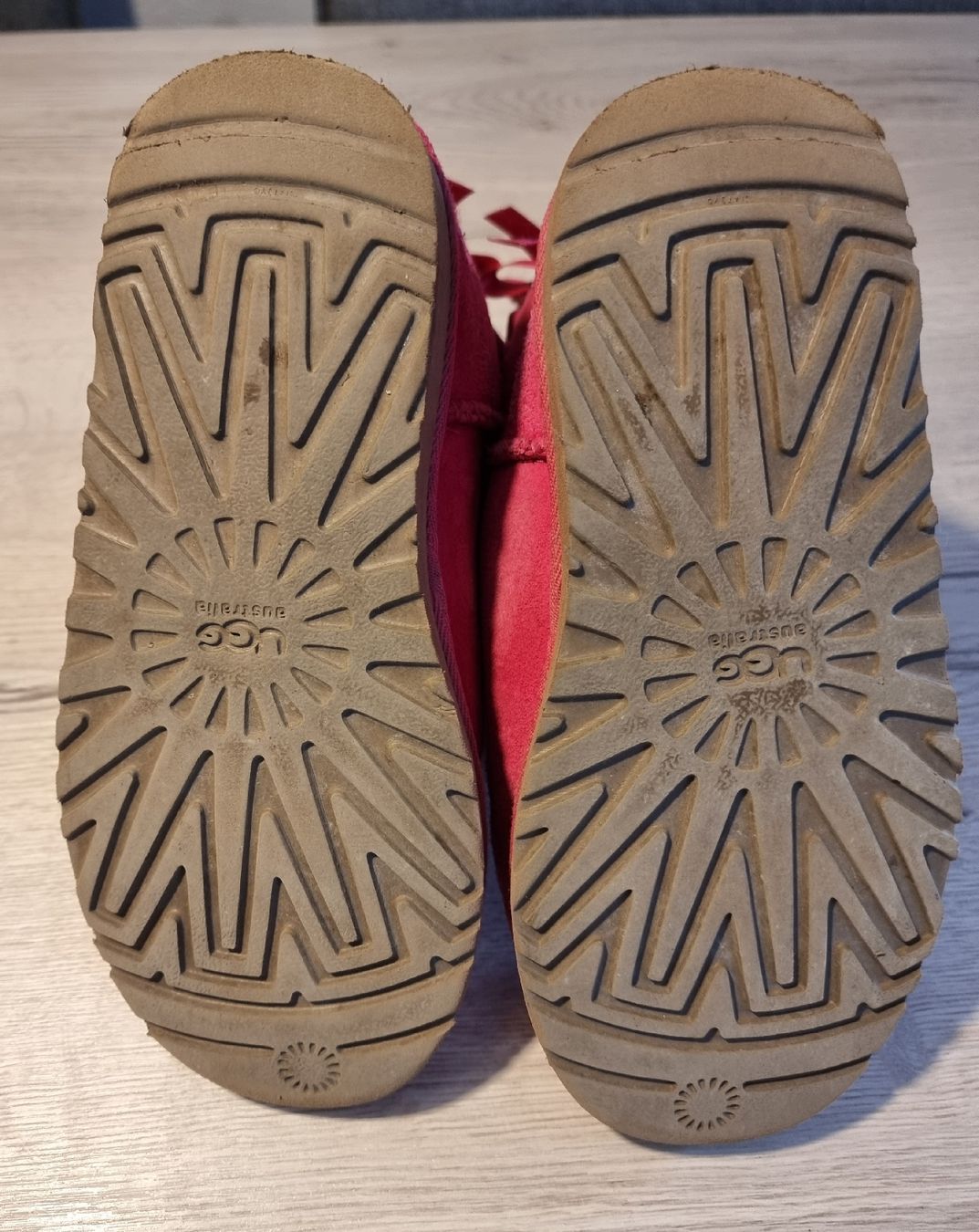 Ugg Chaussures filles: Bottes UGG rose – D'occasion à st-Léonard par Pegaze0 3