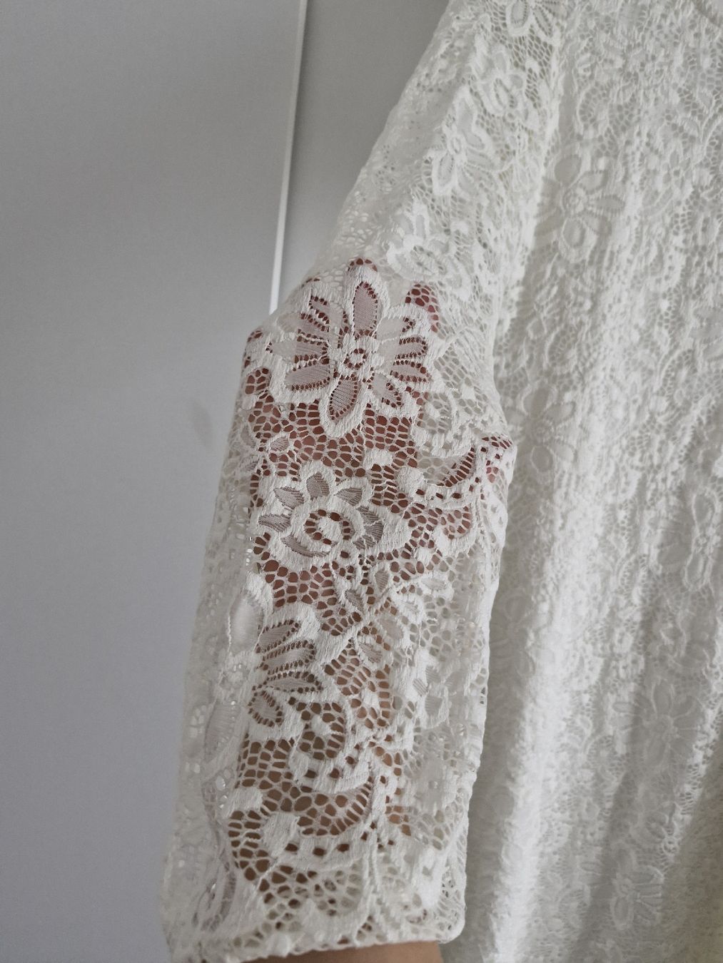 H&M Vestiti: Spitzenkleid weiss L/XL – Usato da Breitenbach venduto da sabrinaa95 1