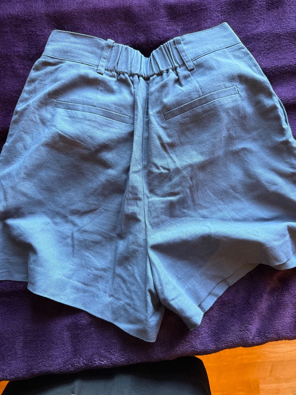 Pantalons: Kurze Hose Damen – D'occasion à Aesch (Neftenbach) par Maece_ 1