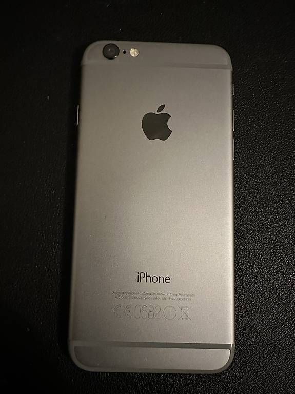 Telefoni cellulari / Smartphones: Iphone 6 32 GB – Usato da Zürich venduto da Albansahiti 1