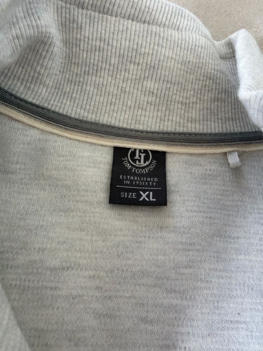 Pulls & Sweat-shirts: Magnifique jaquette neuve !!! – Neuf (Voir description) à Fétigny par Titou2010 1