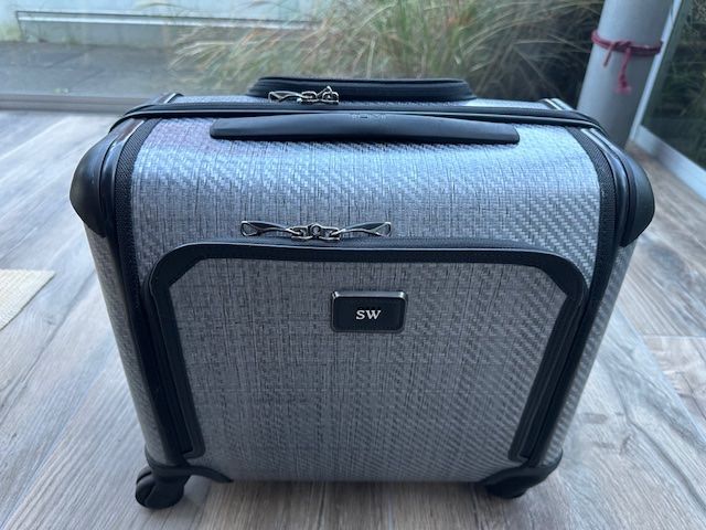 Tumi Rollkoffer (Gebraucht) in Altendorf für CHF 225 – mit Lieferung ...