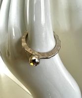 Silberring mit spezieller Schiene - Goldschmiedearbeit