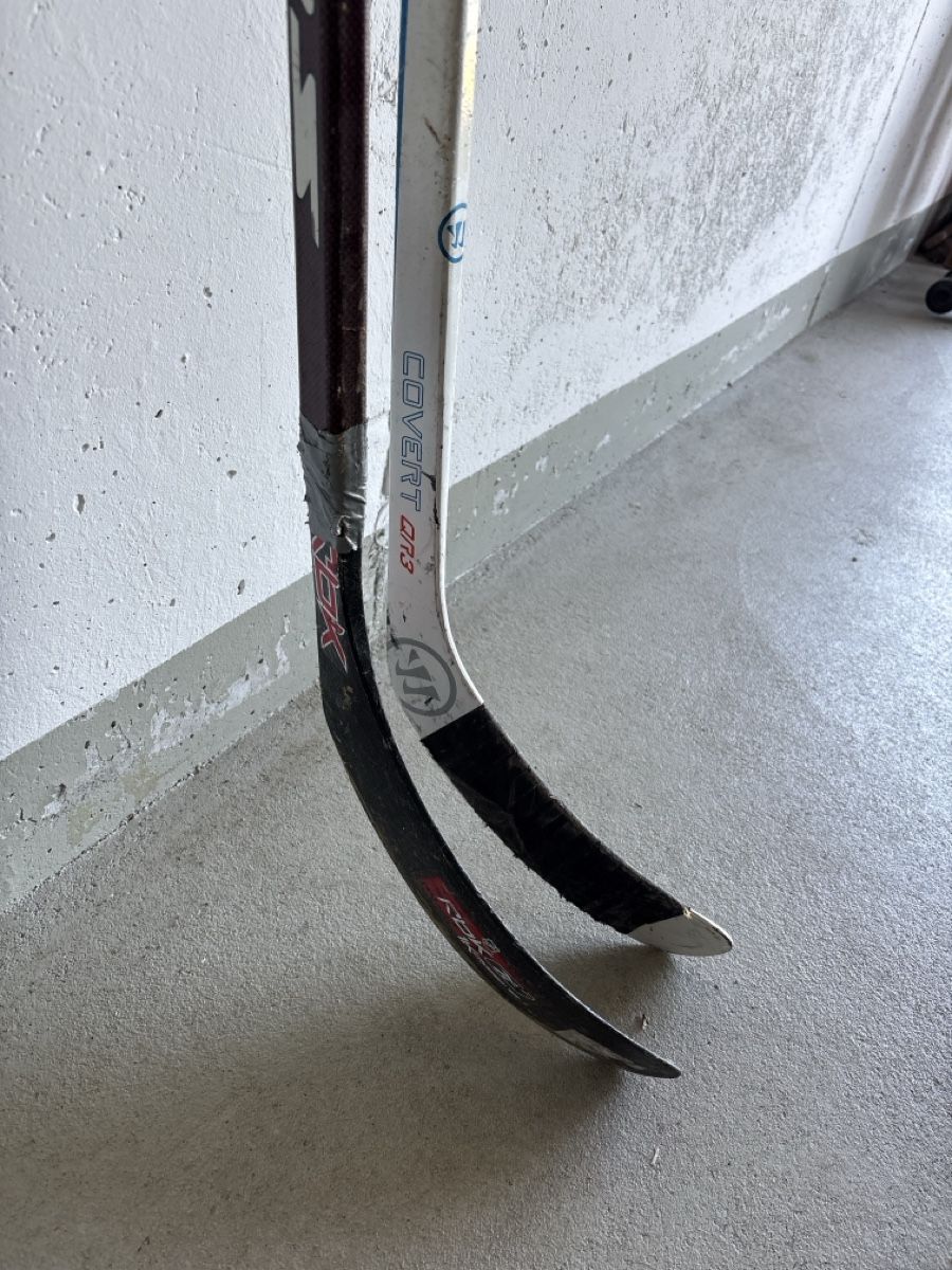 Bastoni & Pale: 2 ältere Hockeyschläger – Usato da Nottwil venduto da wasserlufterde
