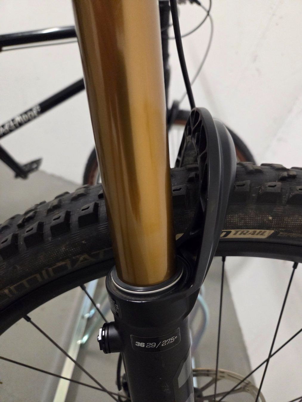 Commencal Vélos: À partir de 1!!! Commencal meta V5 Size L, VTT – D'occasion à Bulle par iwa_snz5 1