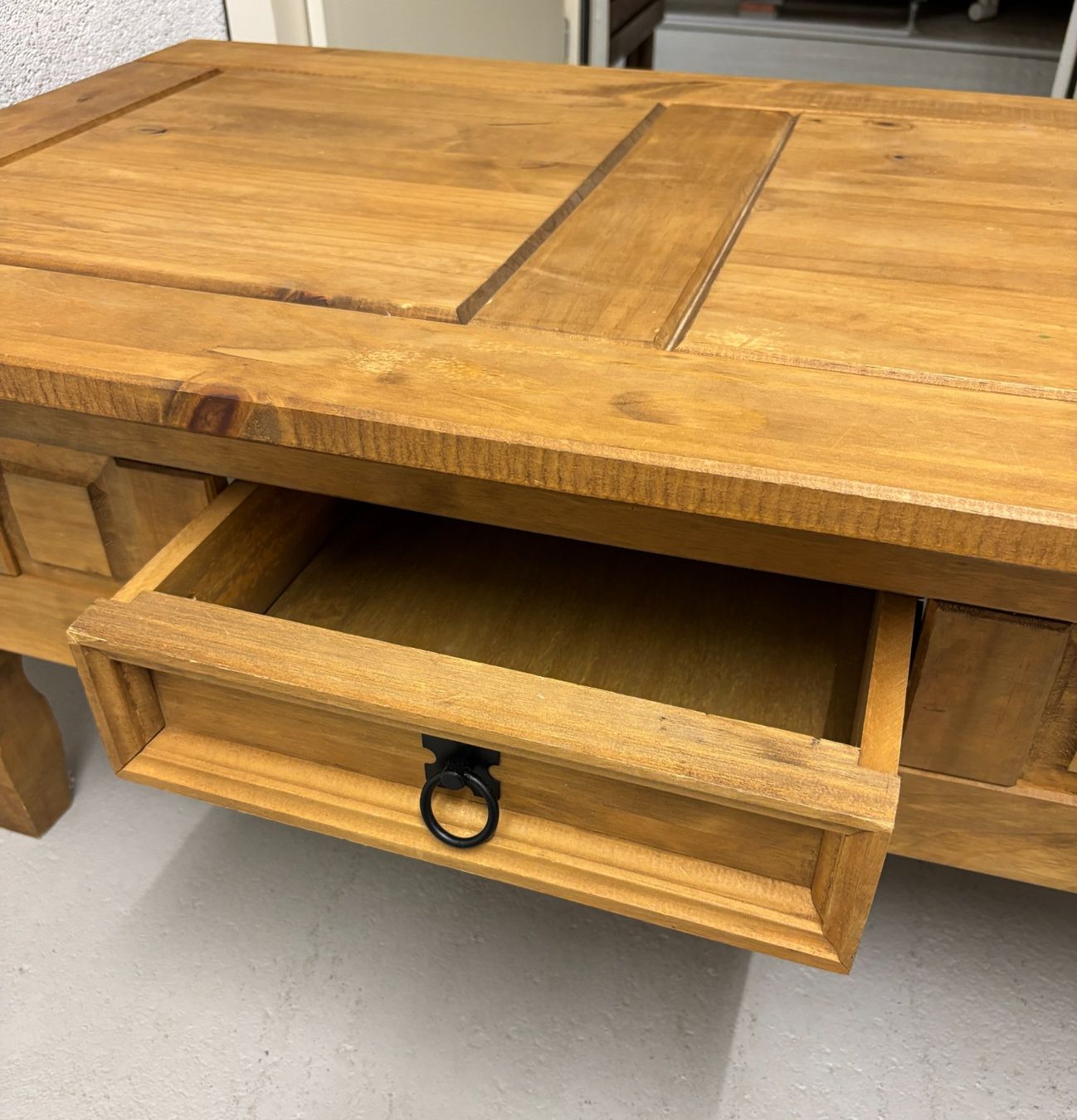 Tavoli: Superbe Table en Bois massif / Solid Pine Coffee Table – Usato da Clarmont venduto da sil_59s9 2
