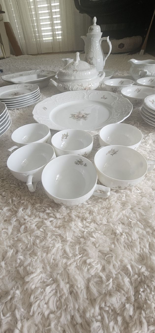 Rosenthal Set di piatti: Rosenthal Classic Rose Collection Geschirr Set, Top Zust – Nuovo (secondo la descrizione) da Riedikon venduto da Winter21. 1