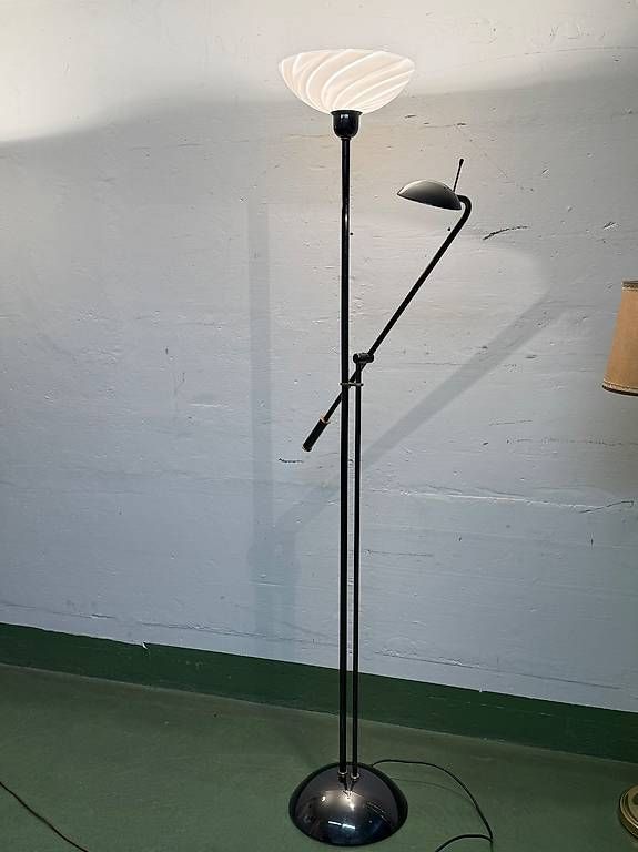 Lampade: Design Stehleuchte Postmodern  Deckenfluter mit Leselampe – Usato da Klingnau venduto da Umweltklinik 1