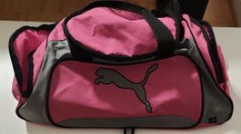 Praktische Puma Sporttasche - Ideal fürs Training!