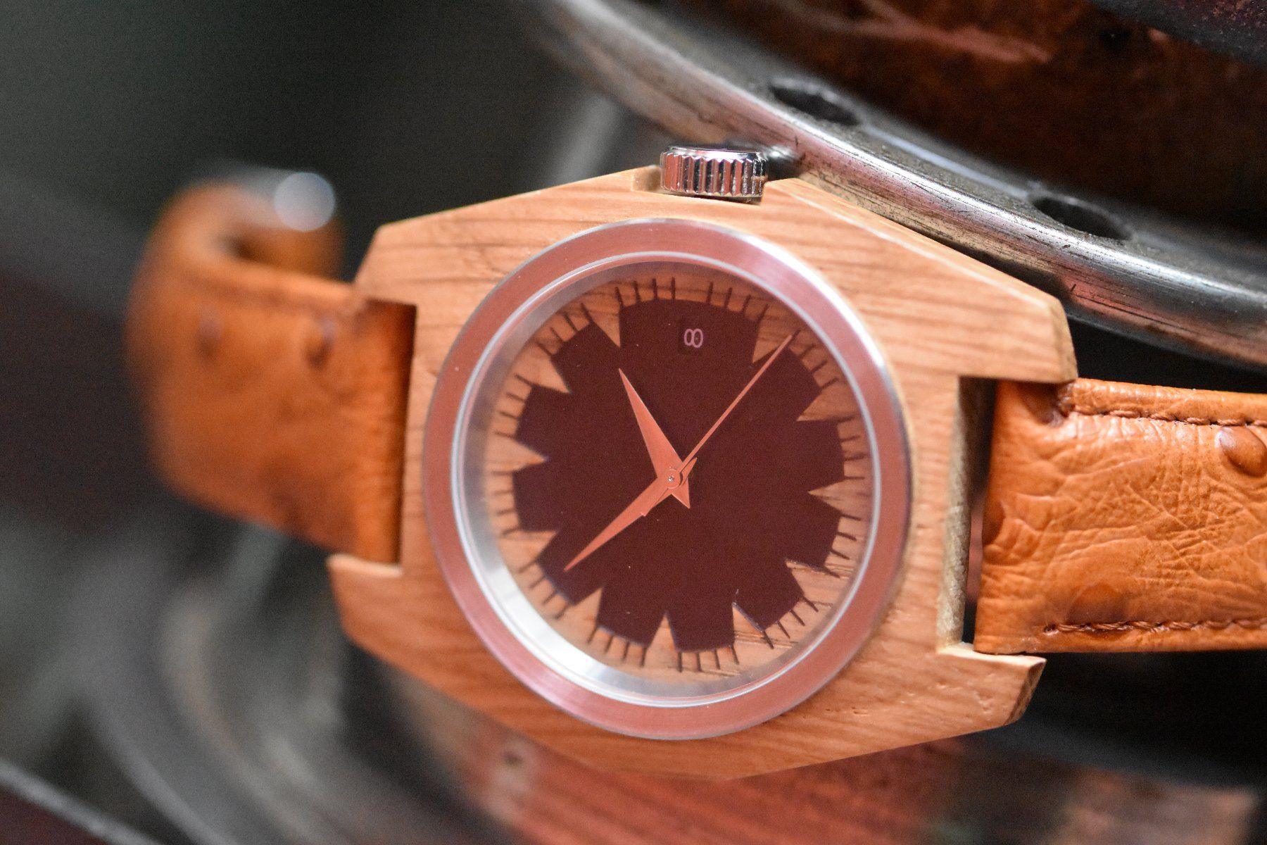 Orologi: Montre en Chêne Suisse – Nuovo e nell'imballaggio originale da Le Locle venduto da Daga12 1