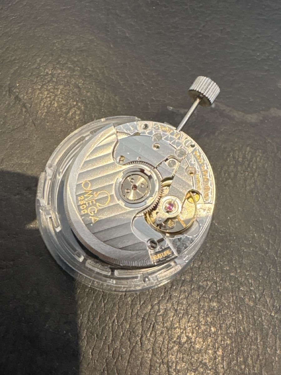 Omega Montres: Omega Cal 2500 NoS – D'occasion à Chavornay par Gold-Gym