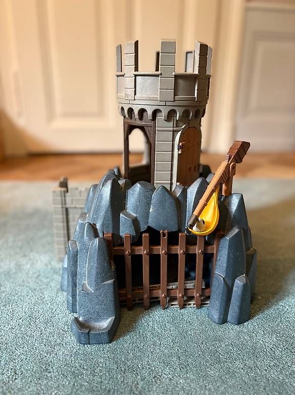 Spielzeuge: Playmobil Turm / Burg – Gebraucht aus Bern von 1625