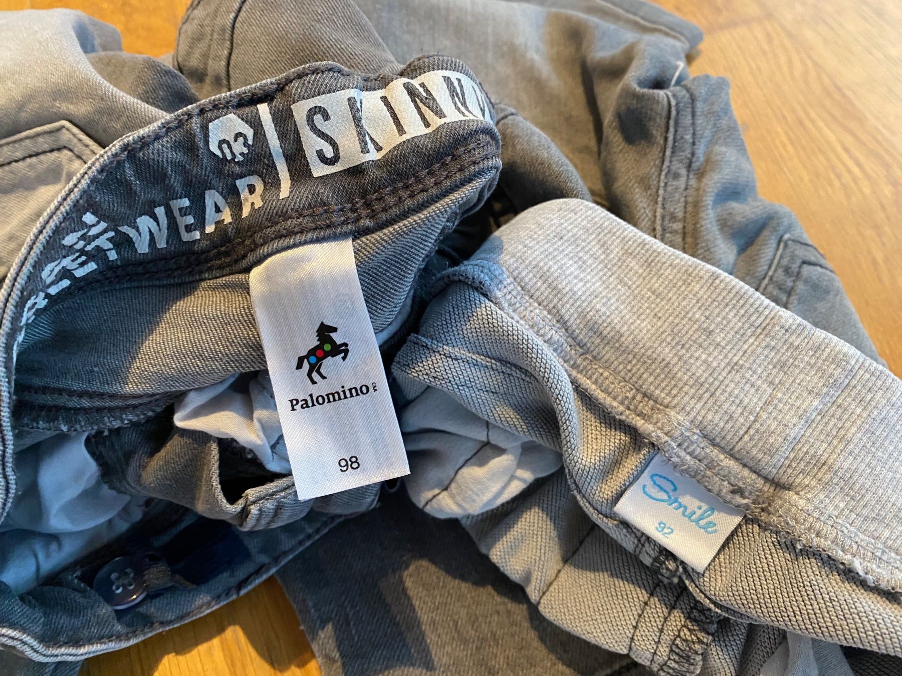 Hosen: Zwei Kinderjeans Gr 92 & 98 elastische verstellbare Taille – Gebraucht aus Wädenswil von PeterWaedi 3