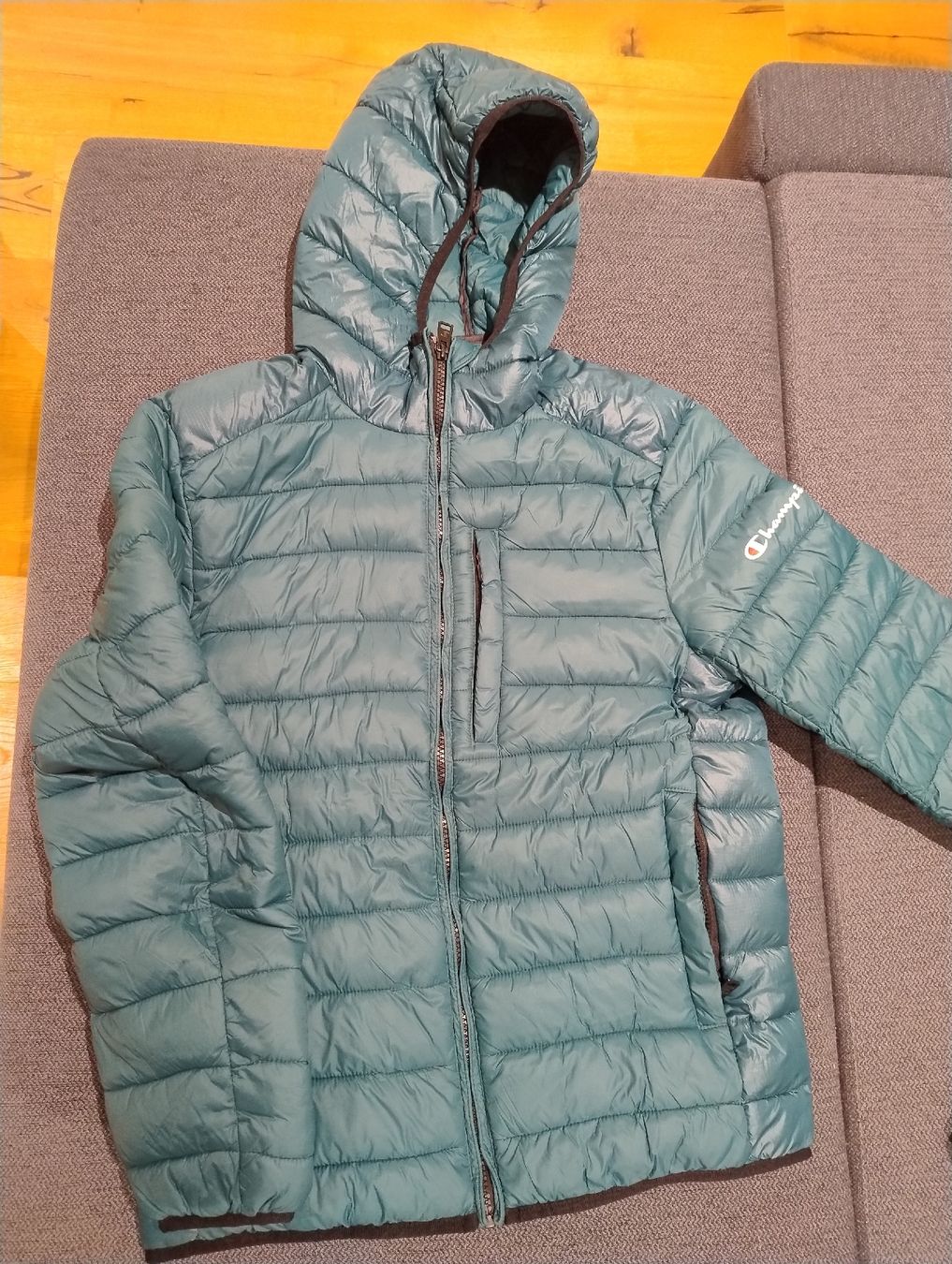 Champion Giacche & Cappotti: Champion Winterjacke Gr XS/170 – Usato da Heerbrugg venduto da Rusta