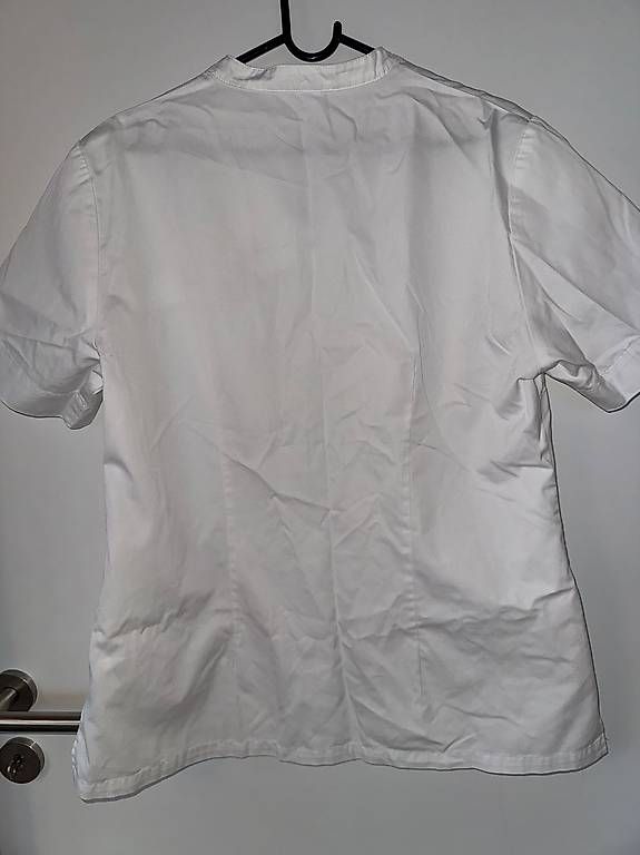 T-shirt: Weiss Kasack Grösse M – Usato da Bern venduto da mon_2lbl 1
