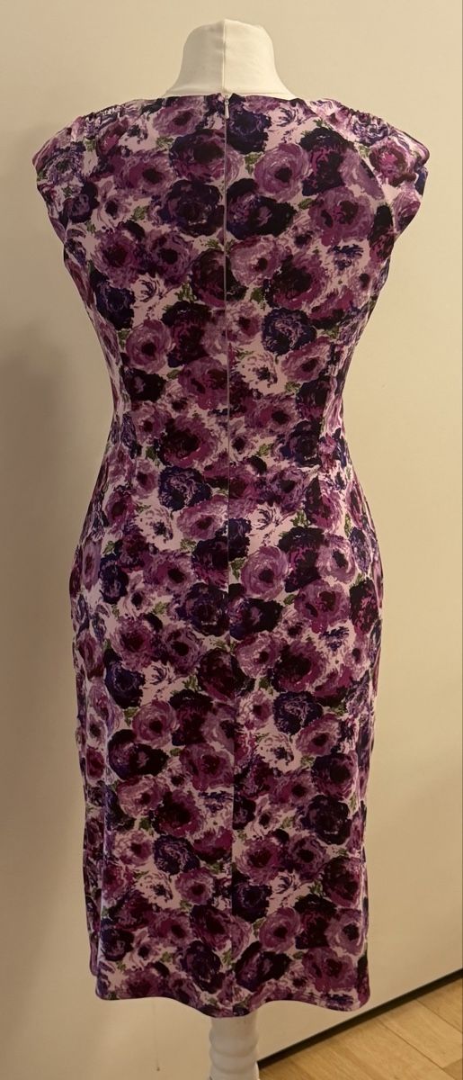 Phase Eight Vestiti: Cocktail-Kleid mit Blumenmuster - lila violett – Nuovo (secondo la descrizione) da Lengwil venduto da JuliBB 2