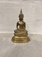 Antike Buddha vergoldet