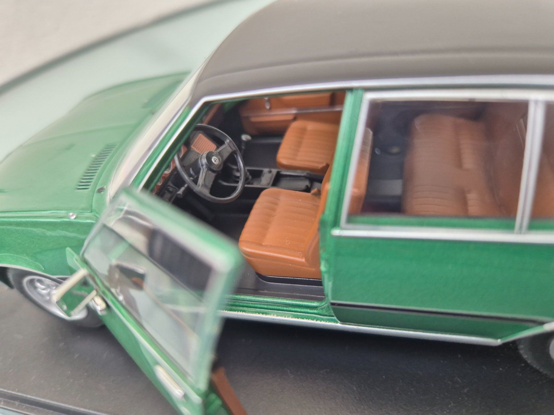 Opel Voitures modèles: Opel Commodore GSE 1:24 – D'occasion à Oberbuchsiten par laffite54 3