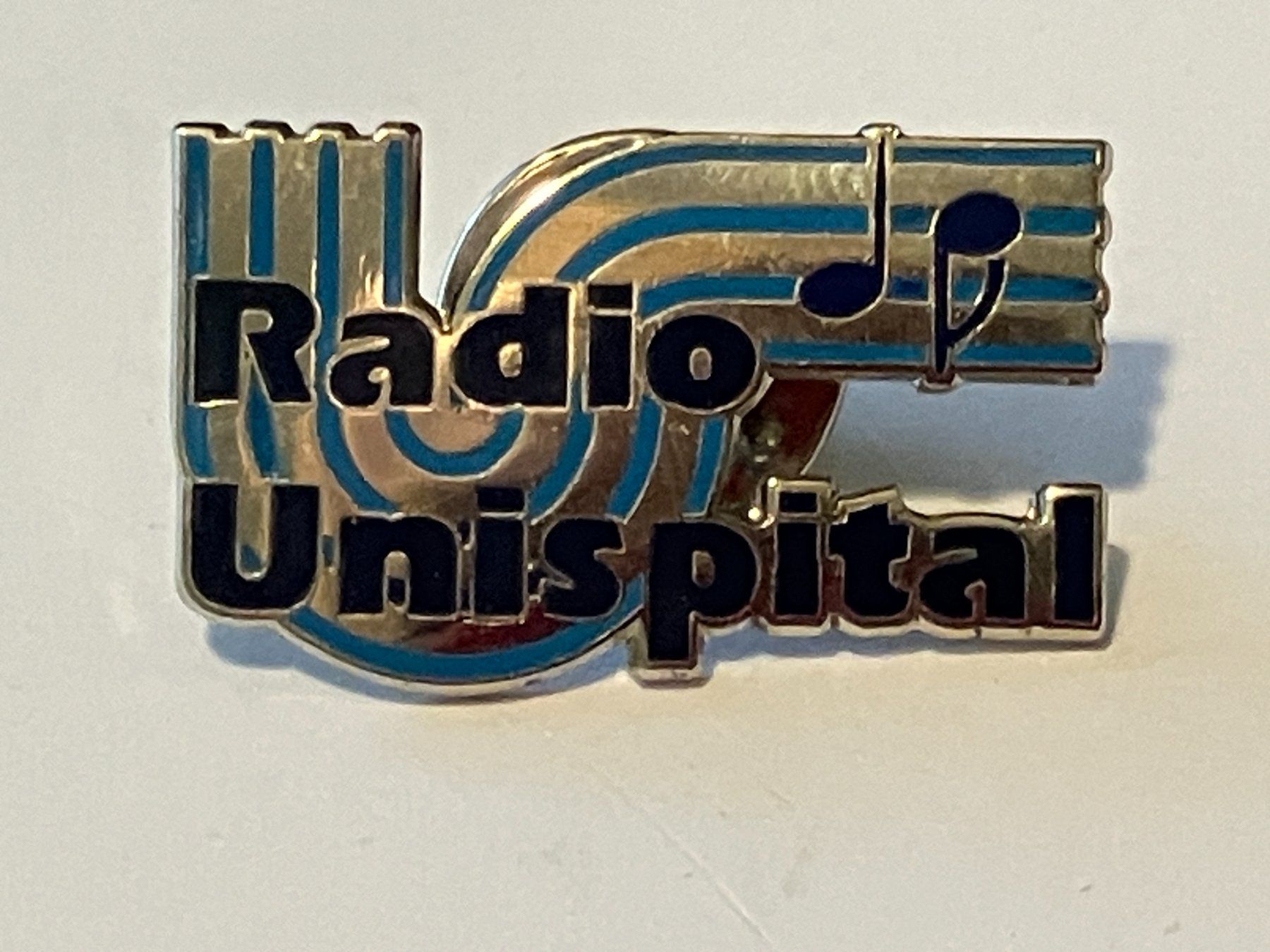Placchette & Badge: 1 Pin Radio Unispital – Usato da Basel venduto da djwwpp