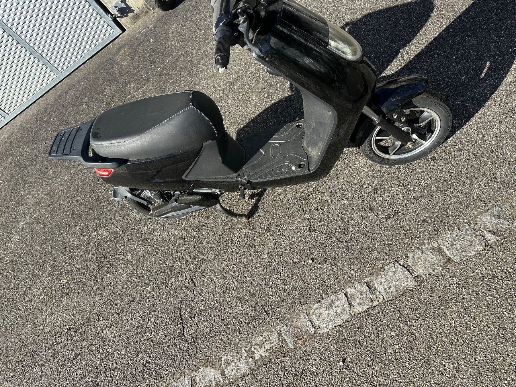 Veicoli elettrici: Elektroroller E-Scooter – Difettoso da Liestal venduto da FuV01 4