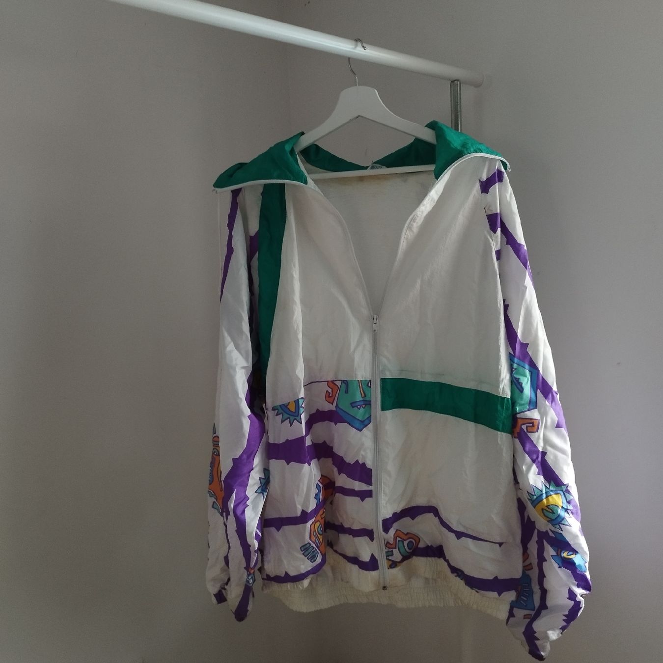 Jacken: Stylische 90er Jahre Windjacke – Gebraucht aus lommis von inf_thv8