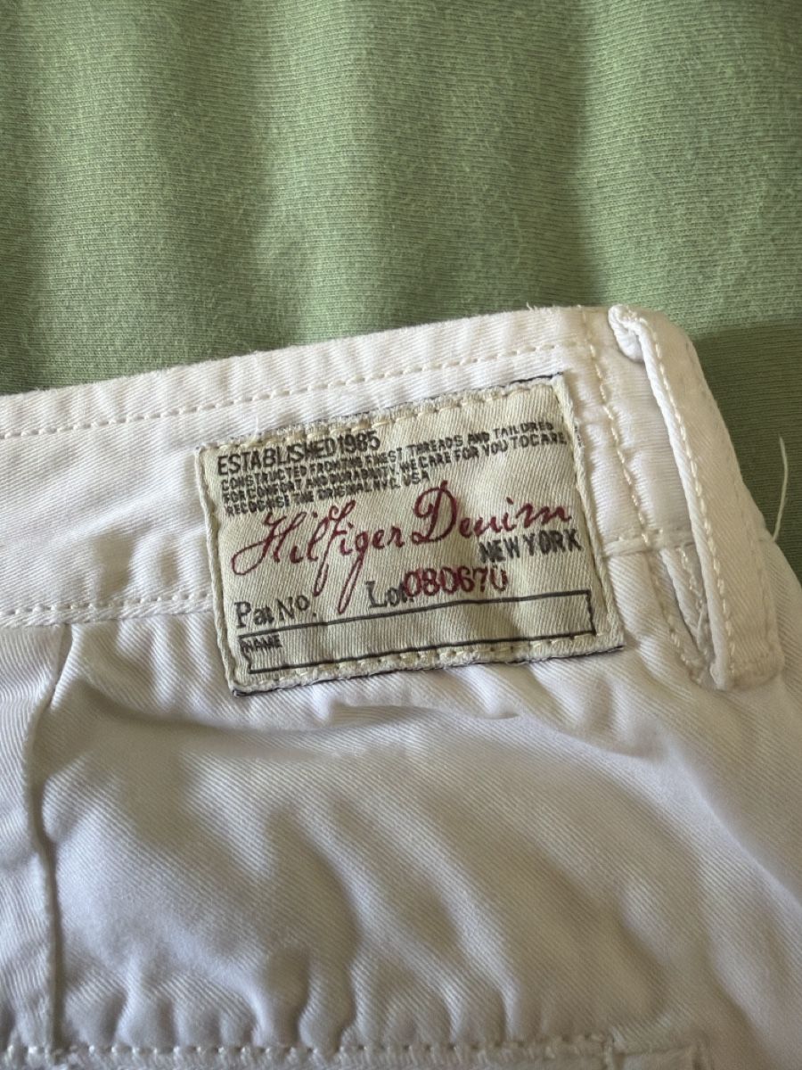 Tommy Hilfiger Pantaloni: Tommy Hilfiger shorts  – Usato da Sementina venduto da bru_vpp5 3