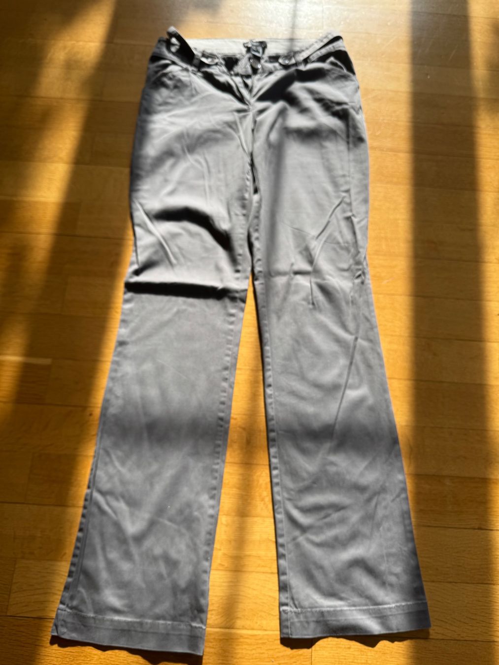 Zara Pantaloni: Elegante graue Stoffhose Gr. 34 – Usato da Schöfflisdorf venduto da sonjastarfish